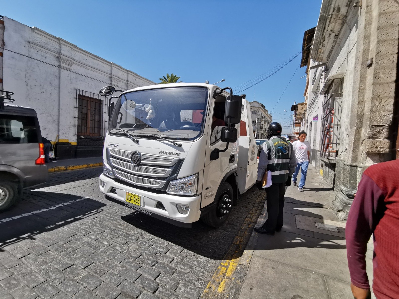 245 vehículos trasladados por estacionar en zonas rígidas en el centro de Arequipa