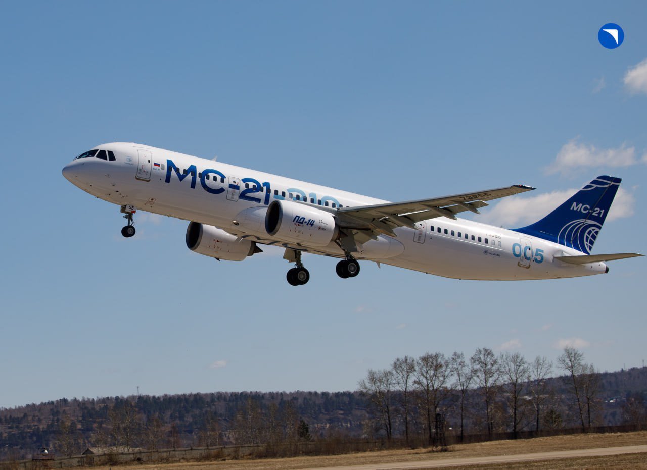 El MC-21 con Nuevos Sistemas Rusos Realizó su Primer Vuelo